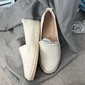 Abeo Isle Slip On Canvas flats